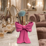 Pembe Fiyonk Tasarımlı Dekoratif Makyaj Fırçası Düzenleyici & Organizer - Şık Masaüstü Aksesuarı